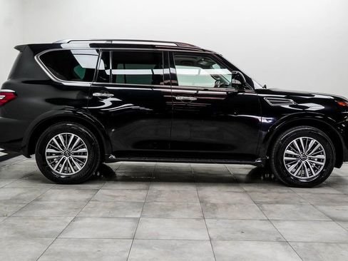 Used 2023 Nissan Armada SL w/ Captain's Chairs Package image 10