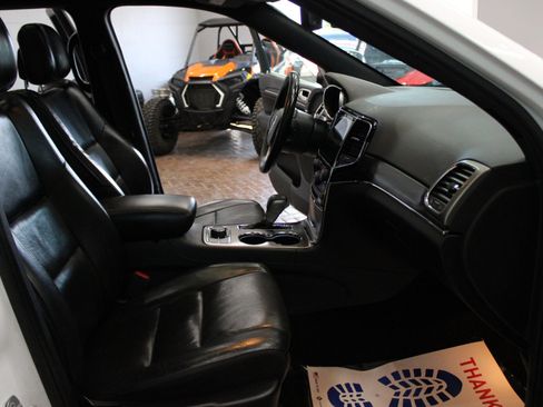 Used 2020 Jeep Grand Cherokee Limited w/ Luxury Group II image 13