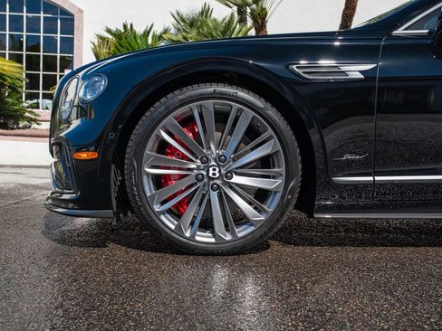Used 2025 Bentley Flying Spur Plug-In Hybrid AWD/4WD image 6