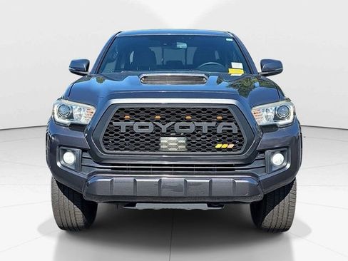 Used 2018 Toyota Tacoma TRD Sport w/ Technology Package AWD/4WD image 8
