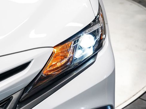 Used 2024 Toyota Camry SE FWD image 7