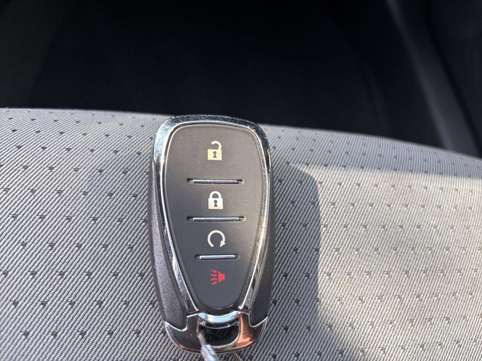Used 2025 Chevrolet Trax LT FWD image 18