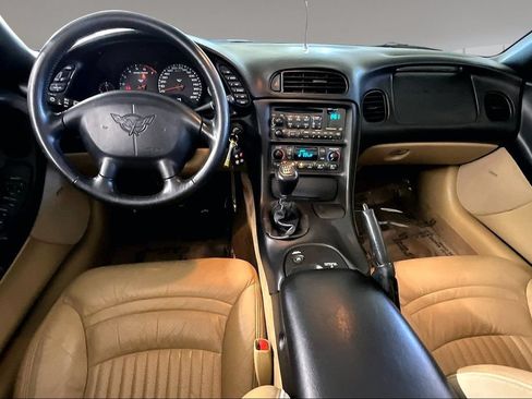 Used 2000 Chevrolet Corvette Convertible w/ Performance Handling Pkg RWD image 7