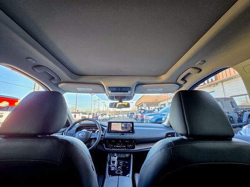 Used 2025 Nissan Rogue Platinum w/ Platinum Premium Package image 10