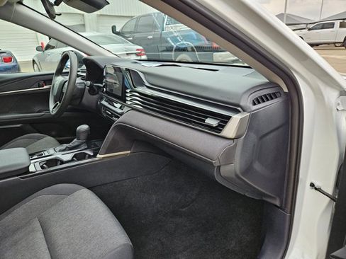 Used 2025 Toyota Camry LE image 19