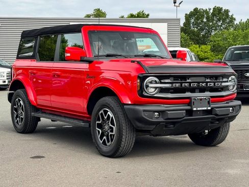 Used 2023 Ford Bronco Outer Banks image 1