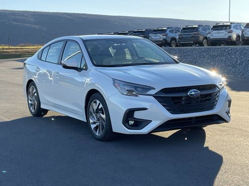 Used 2025 Subaru Legacy Premium AWD/4WD image 3