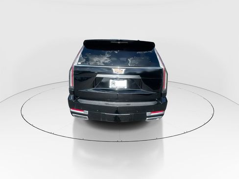 Used 2025 Cadillac Escalade ESV Luxury RWD image 7
