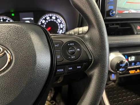 Used 2022 Toyota RAV4 XLE w/ Convenience Package FWD image 27