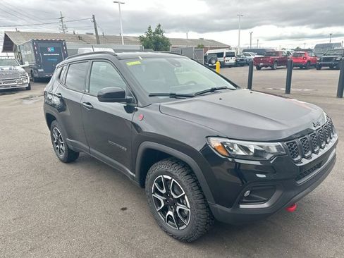 New 2026 Jeep Compass Trailhawk AWD/4WD image 11