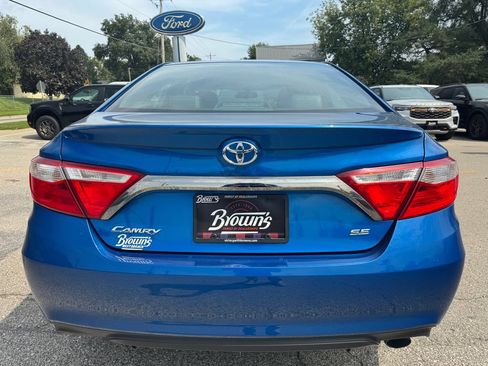 Used 2017 Toyota Camry SE FWD image 6