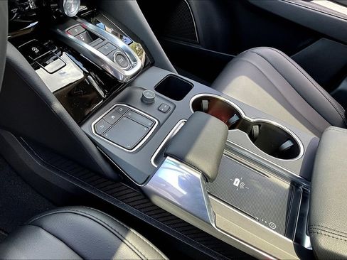 Used 2024 Acura MDX SH-AWD image 11