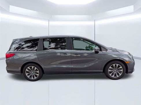 Used 2024 Honda Odyssey EX-L image 3