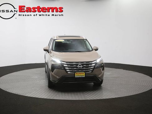 Used 2024 Nissan Rogue SV w/ SV Premium Package FWD image 51