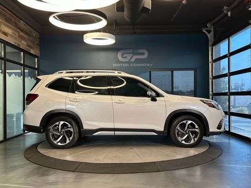Used 2022 Subaru Forester Touring AWD/4WD image 2