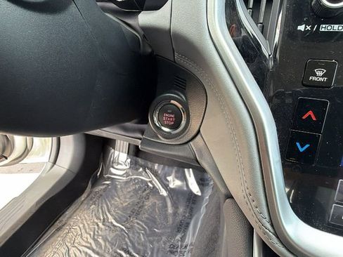 Used 2025 Subaru Outback Premium image 17