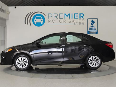 Used 2018 Toyota Corolla LE image 2