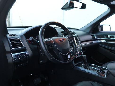 Used 2017 Ford Explorer Limited w/ Equipment Group 301A image 31