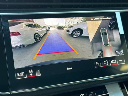 New 2025 Audi RS Q8 performance image 17