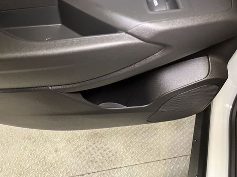 Used 2024 Chevrolet Trax RS w/ Sunroof Package image 56