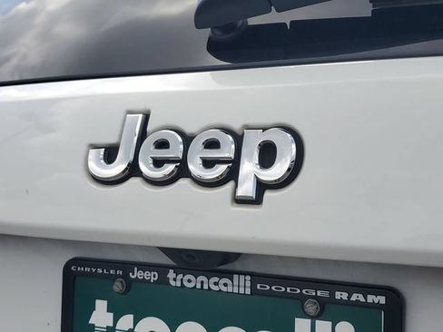 Certified 2019 Jeep Grand Cherokee Limited AWD/4WD image 9