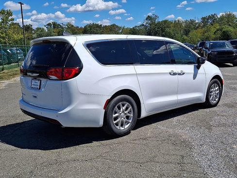 New 2026 Chrysler Voyager LX FWD image 7