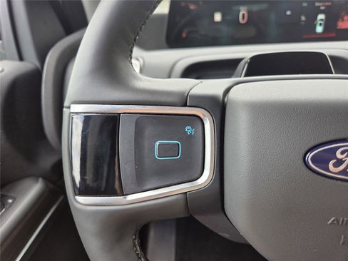 Used 2025 Ford Expedition Max Active AWD/4WD image 27