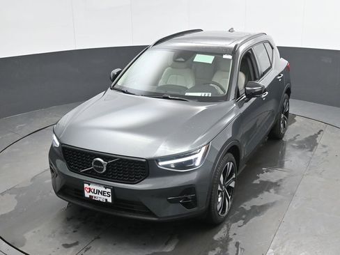 New 2026 Volvo XC40 B5 Ultra w/ Climate Package AWD/4WD image 35