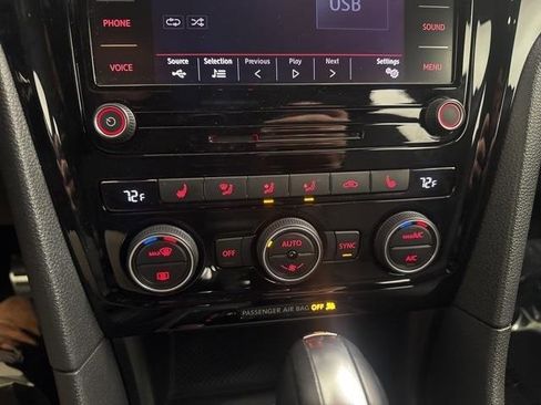 Used 2022 Volkswagen Passat 2.0T R-Line image 28