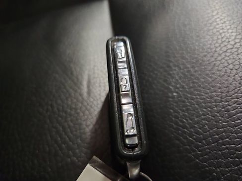 Used 2018 Volvo XC90 T6 Momentum w/ Convenience Package image 32