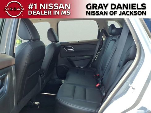 Used 2021 Nissan Rogue SL FWD image 25