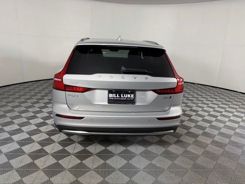 Used 2025 Volvo V60 B5 Cross Country Plus AWD/4WD image 7