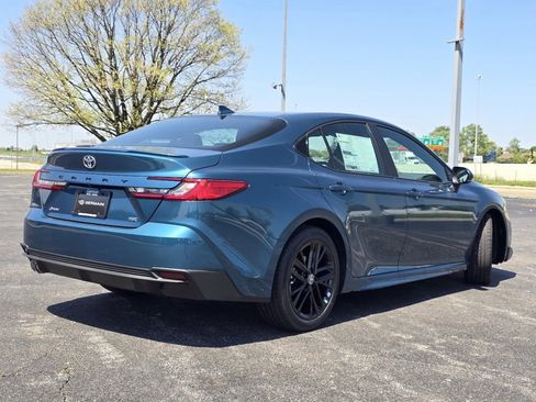 New 2026 Toyota Camry Hybrid FWD image 15