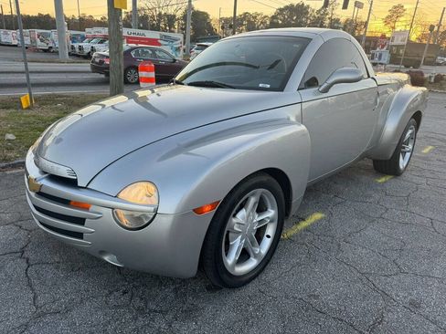 Used 2004 Chevrolet SSR w/ Preferred Equipment Group image 1