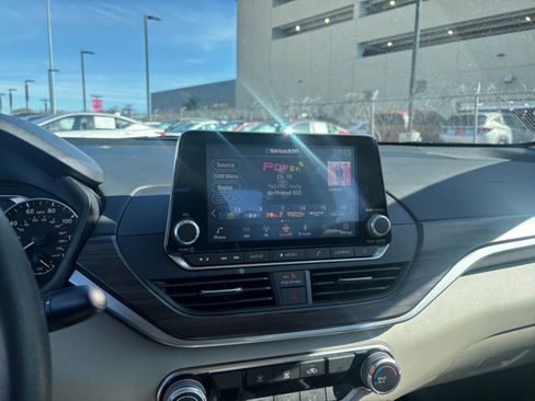 Used 2025 Nissan Altima 2.5 SV image 20