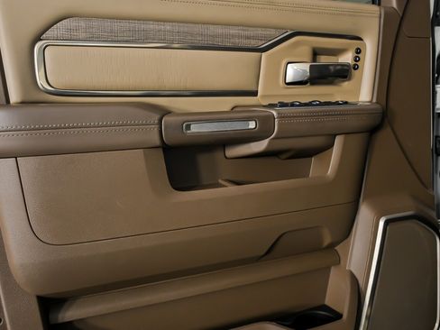 Used 2020 RAM 2500 Limited image 18