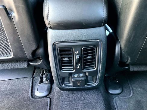 Used 2022 Jeep Grand Cherokee Limited AWD/4WD image 17