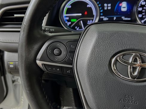 Used 2023 Toyota Camry XLE image 19