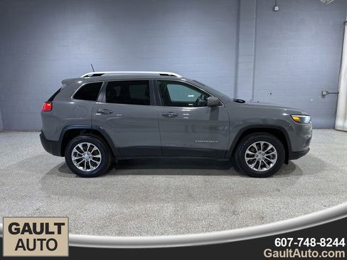 Used 2021 Jeep Cherokee Latitude Lux w/ Sun & Sound Group image 2