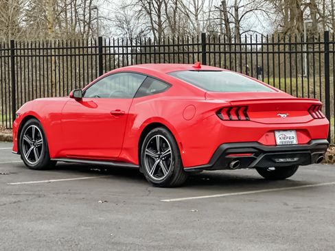 Used 2024 Ford Mustang Premium image 5