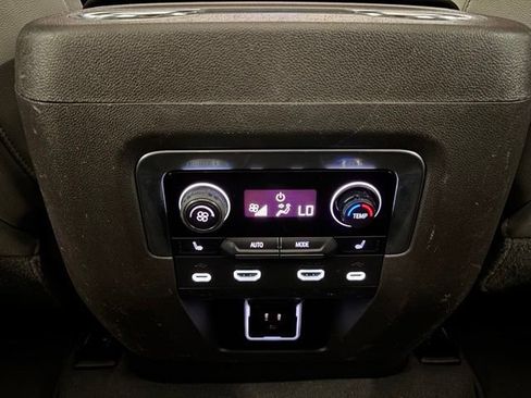 Used 2021 Chevrolet Tahoe Z71 w/ Luxury Package AWD/4WD image 13