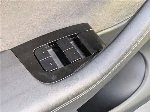 Used 2021 Tesla Model Y Long Range image 11