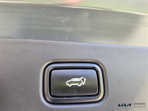 Certified 2023 Kia Niro SX Touring image 16