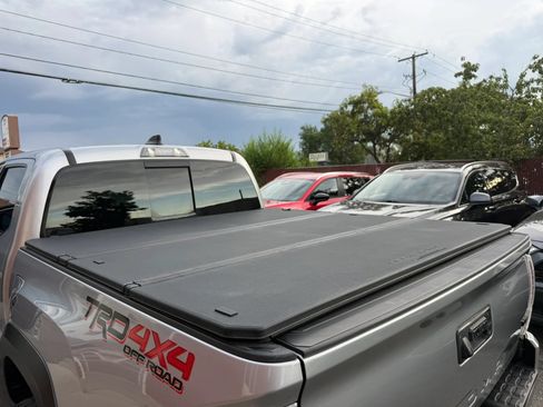 Used 2020 Toyota Tacoma TRD Off-Road w/ TRD Premium Off Road Package AWD/4WD image 33