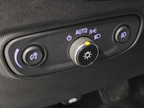 Used 2020 Chevrolet Equinox LT image 31