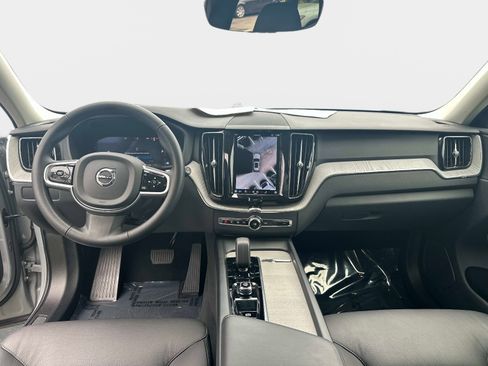 Certified 2025 Volvo XC60 B5 Plus image 15