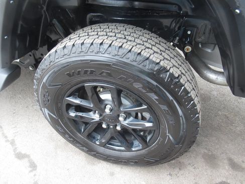 Used 2022 Jeep Gladiator Sport image 17