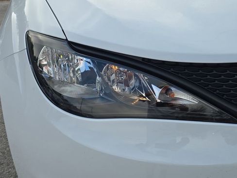 New 2026 Chrysler Voyager LX image 7