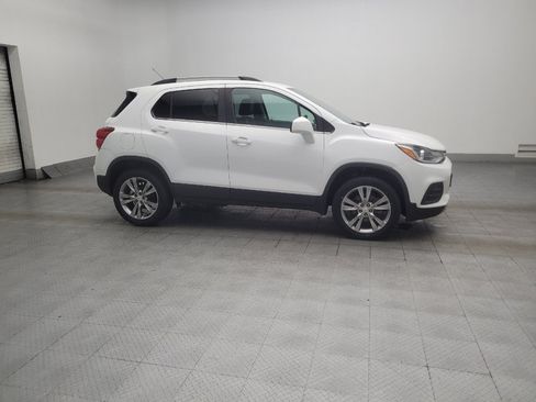 Used 2020 Chevrolet Trax LT w/ Driver Confidence Package AWD/4WD image 11