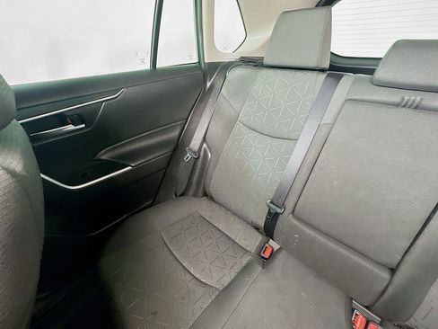 Used 2022 Toyota RAV4 XLE w/ Convenience Package image 12